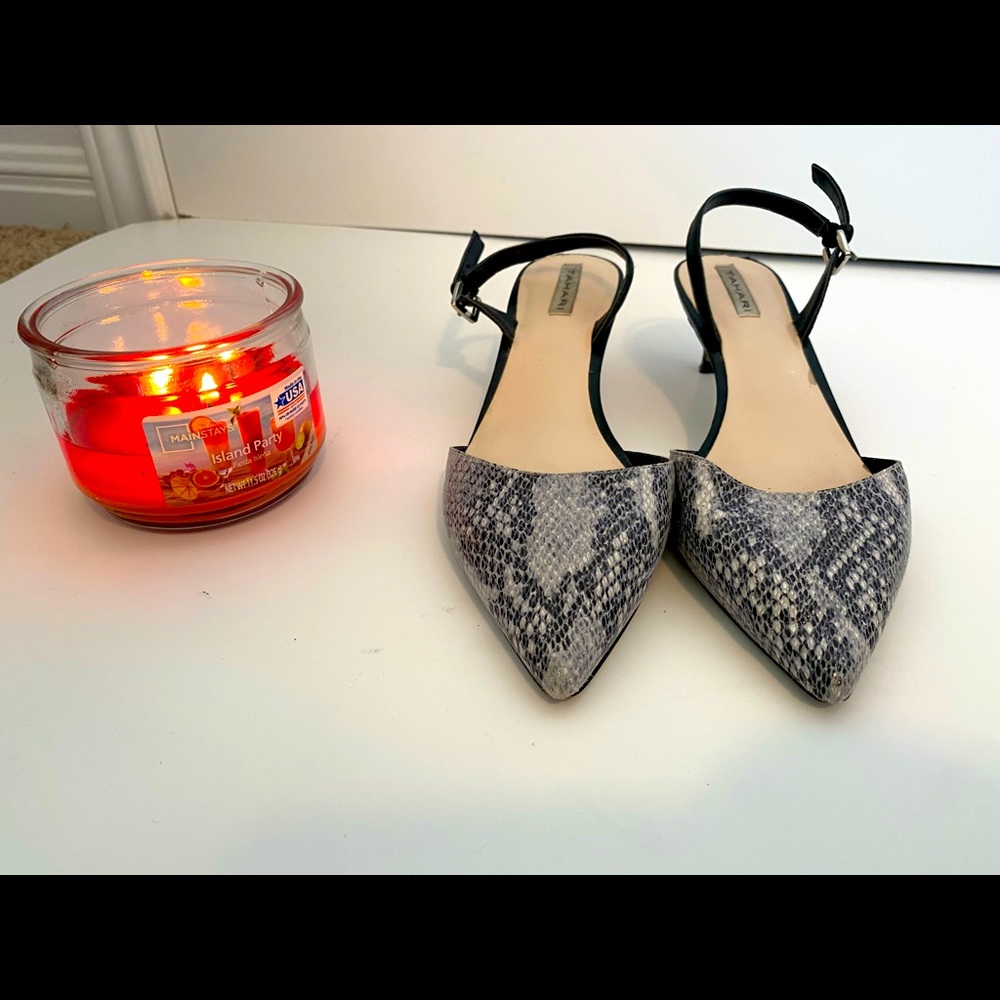Tahari Snake Skin Short Heels Size 7.5
